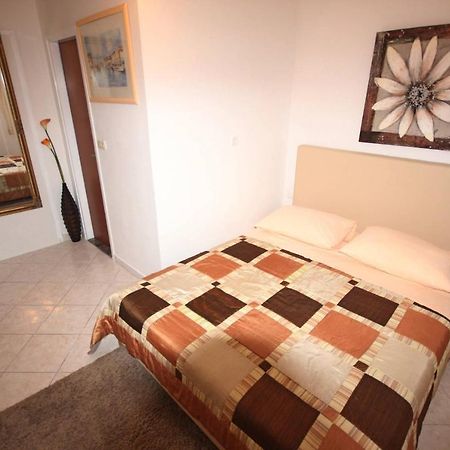 Small Apartment For A Great Holiday ザダル エクステリア 写真
