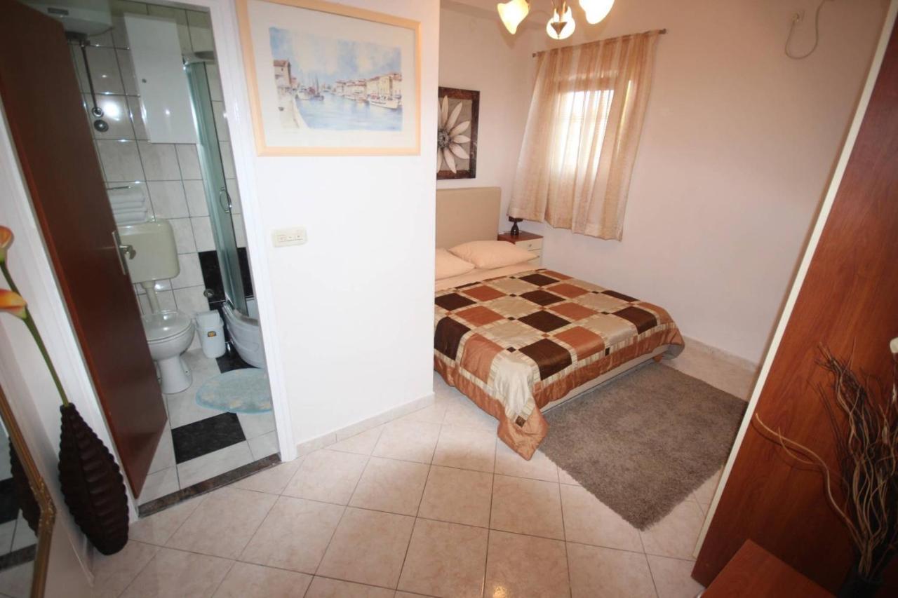 Small Apartment For A Great Holiday ザダル エクステリア 写真