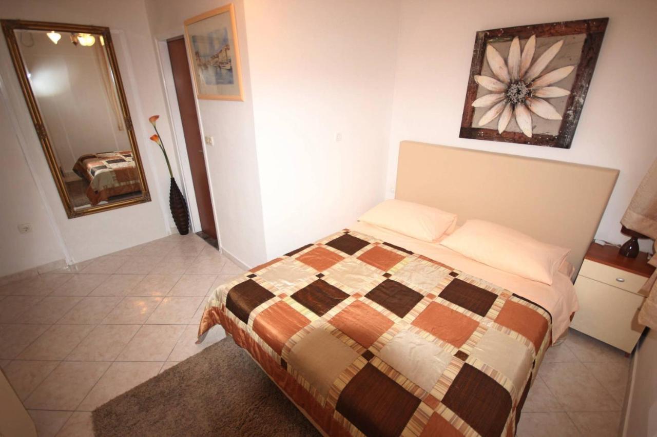 Small Apartment For A Great Holiday ザダル エクステリア 写真