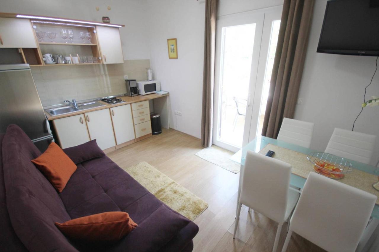Small Apartment For A Great Holiday ザダル エクステリア 写真